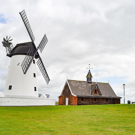 Commonside Cottage Литам Сент Аннс Екстериор снимка